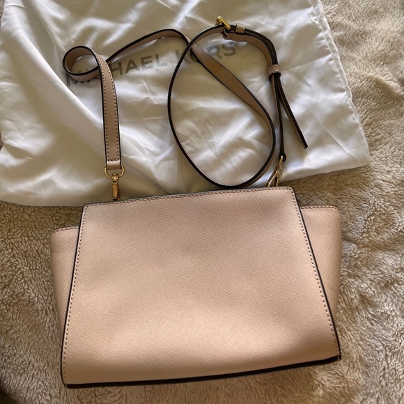 MICHAEL KORS PURSE - Picture 6 of 10